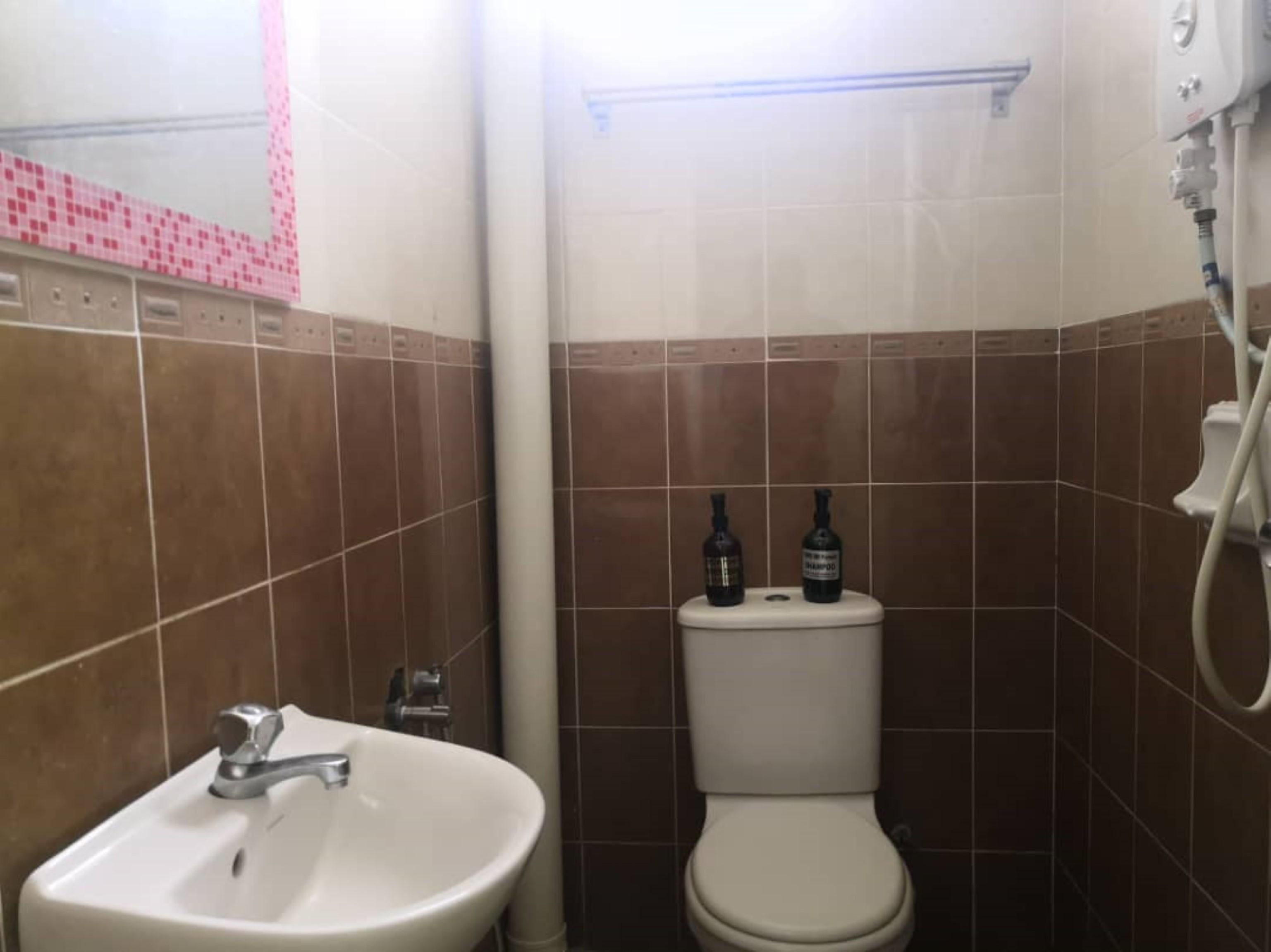 Oyo 90132 Come Inn Premium Κουάλα Τερενγκάνου Εξωτερικό φωτογραφία