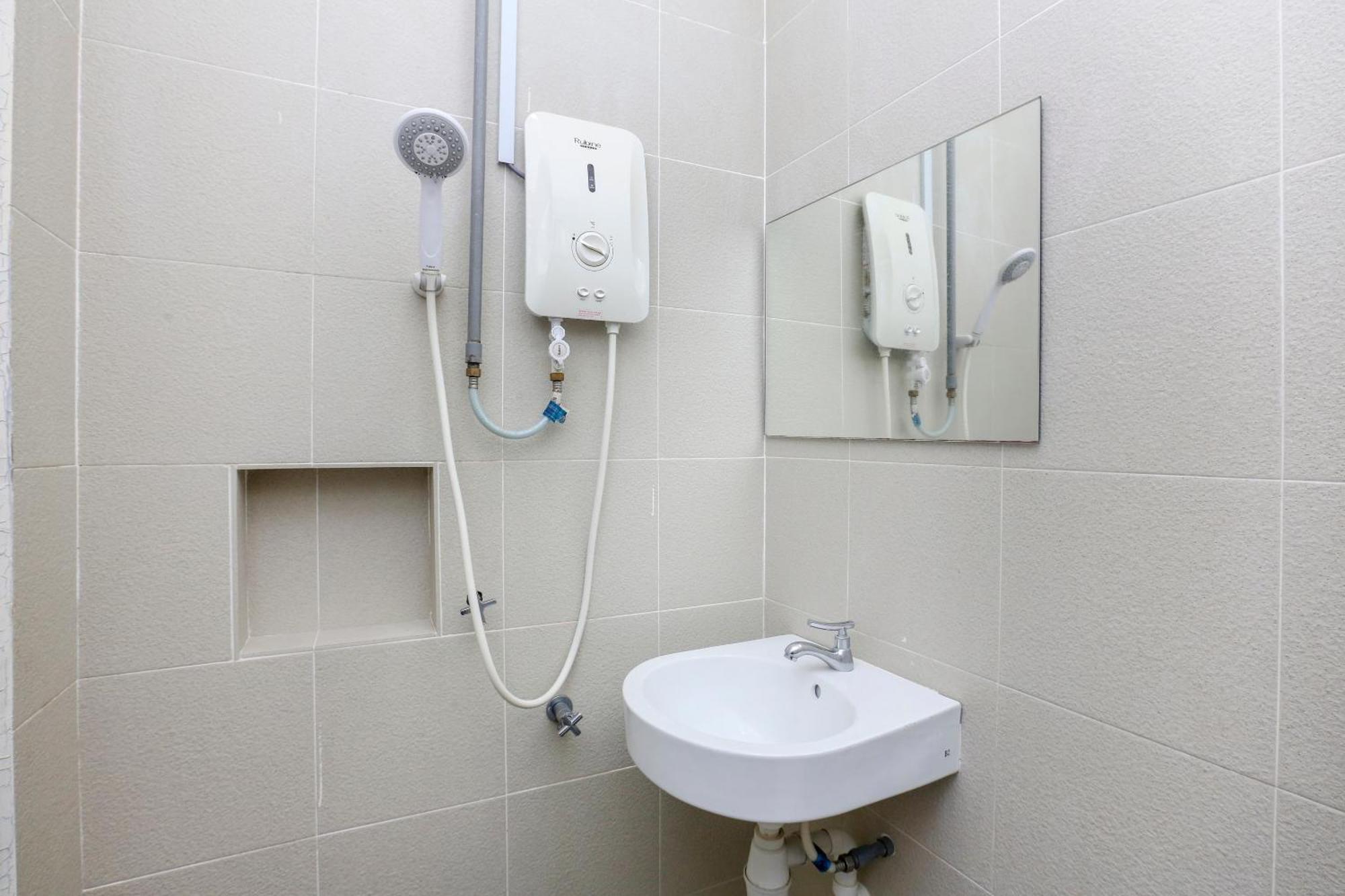Oyo 90132 Come Inn Premium Κουάλα Τερενγκάνου Εξωτερικό φωτογραφία